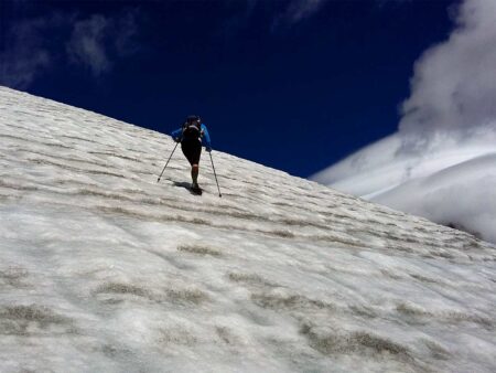 Salita sul ghiaccio orientale del Petit Mont Blanc (3430 m), in Val Veny.
