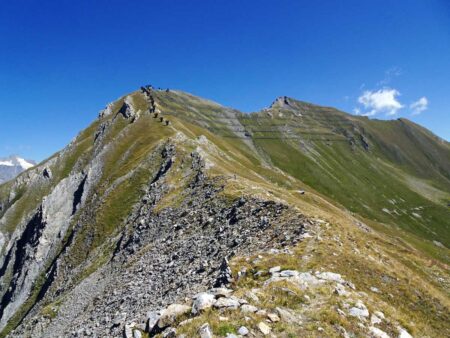 Sulla cresta sommitale verso la vetta della Tête de Licony (2930 m).