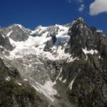 Veduta del vallone glaciale di Fréboudze dal Rifugio Bonatti (2021 m).